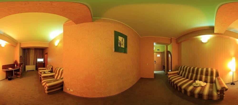 Hotel Helin - Calea Bucuresti 克拉奥华 外观 照片