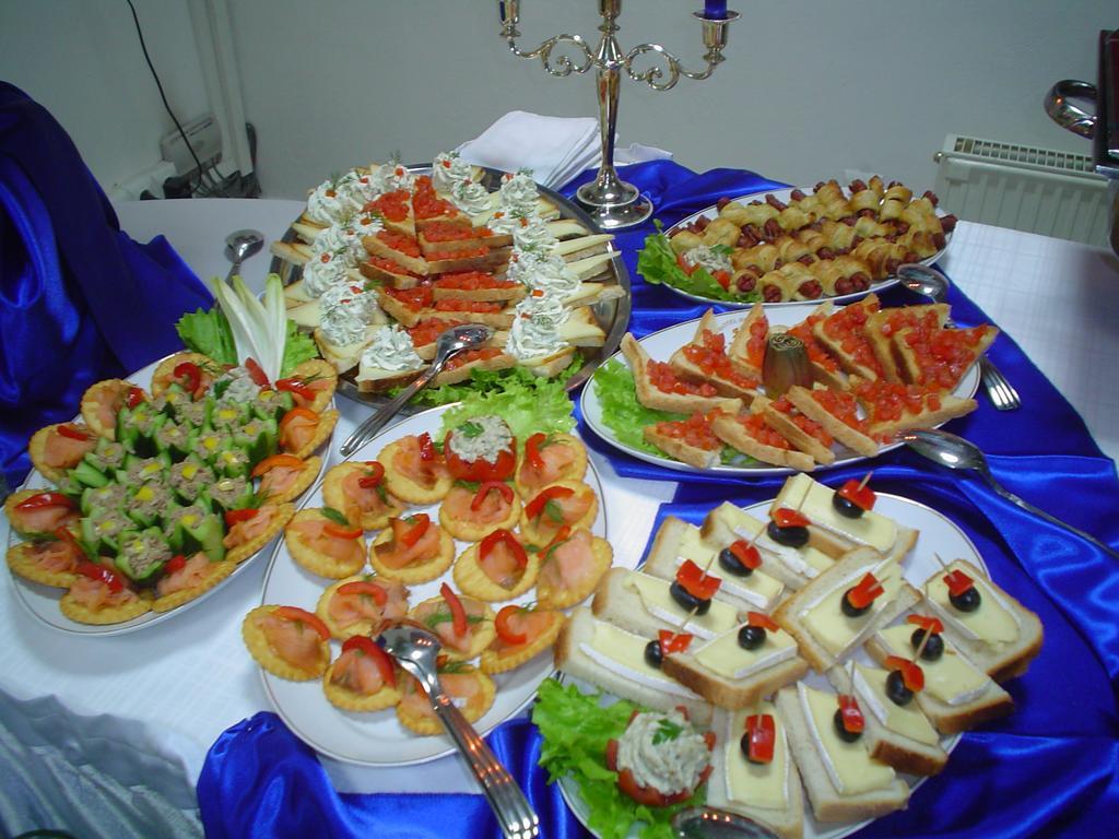 Hotel Helin - Calea Bucuresti 克拉奥华 外观 照片