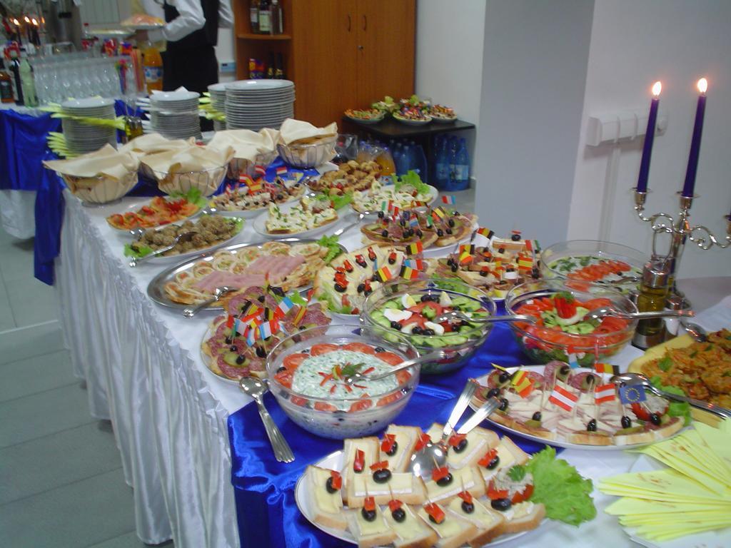 Hotel Helin - Calea Bucuresti 克拉奥华 外观 照片