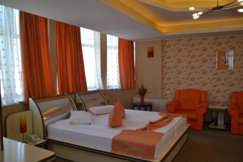 Hotel Helin - Calea Bucuresti 克拉奥华 客房 照片