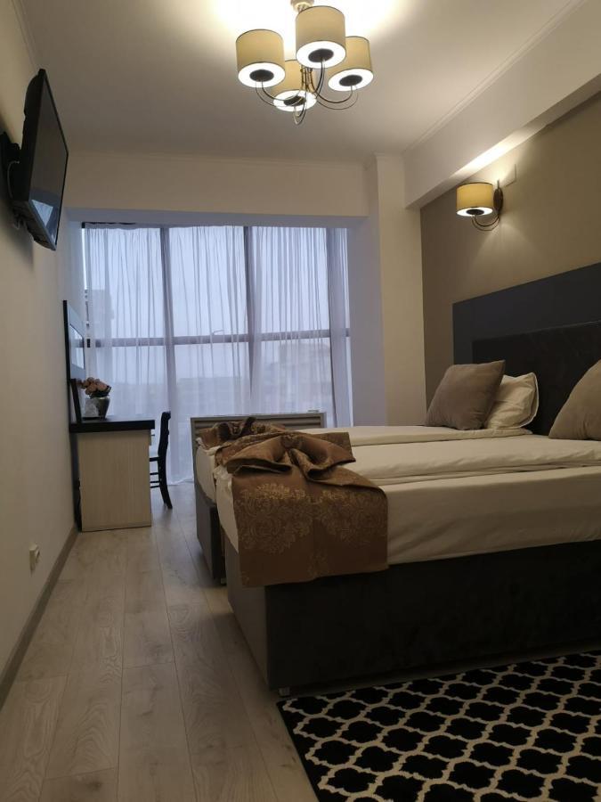 Hotel Helin - Calea Bucuresti 克拉奥华 外观 照片