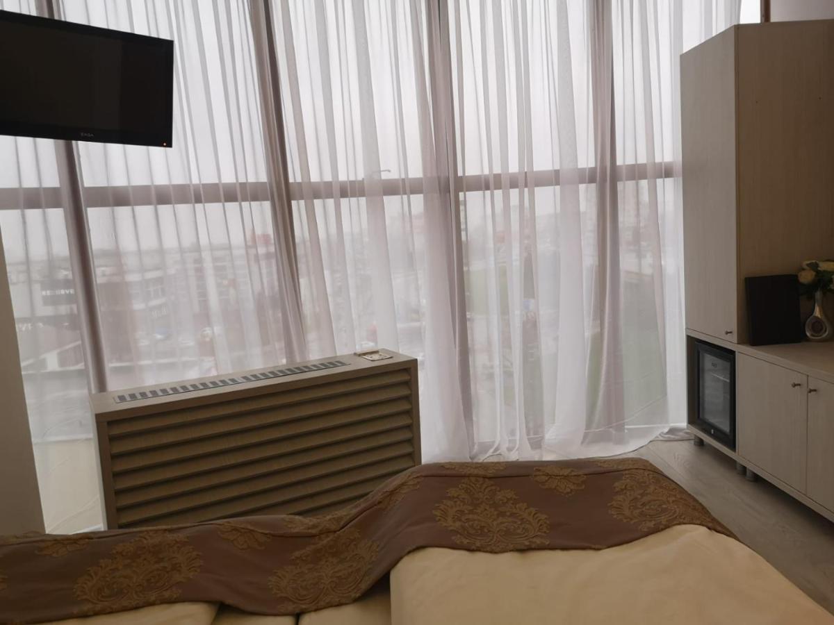 Hotel Helin - Calea Bucuresti 克拉奥华 外观 照片